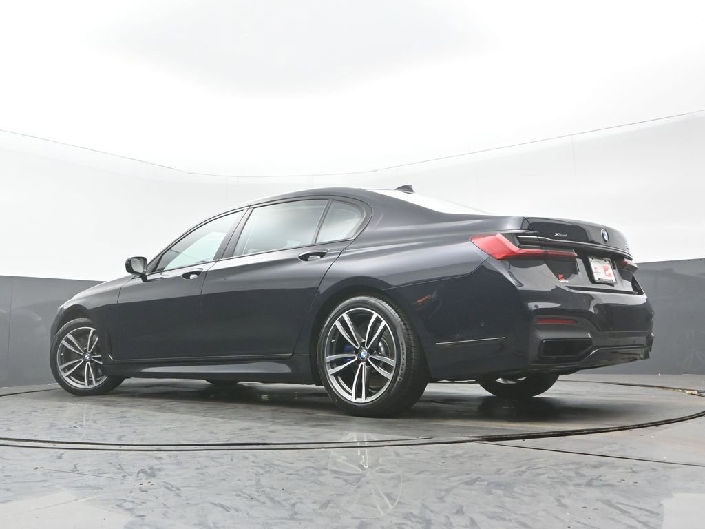 Used 2022 BMW 740i xDrive w/ M Sport Package image 32