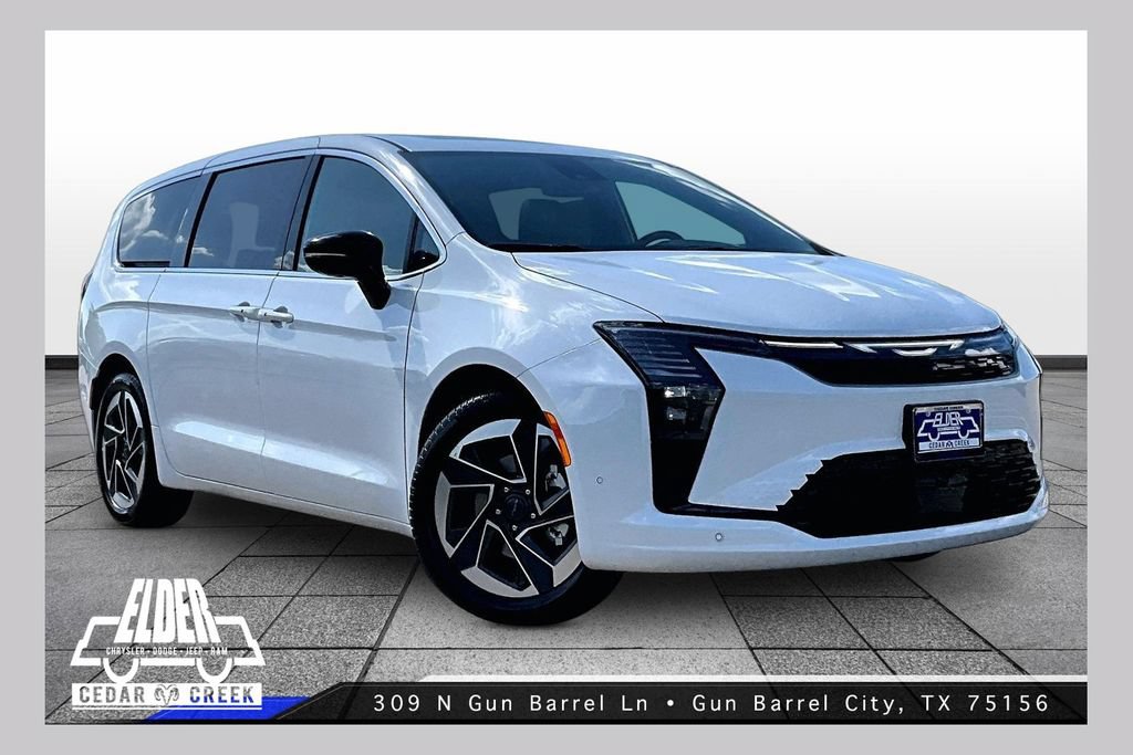 New 2027 Chrysler Pacifica Limited FWD image 1