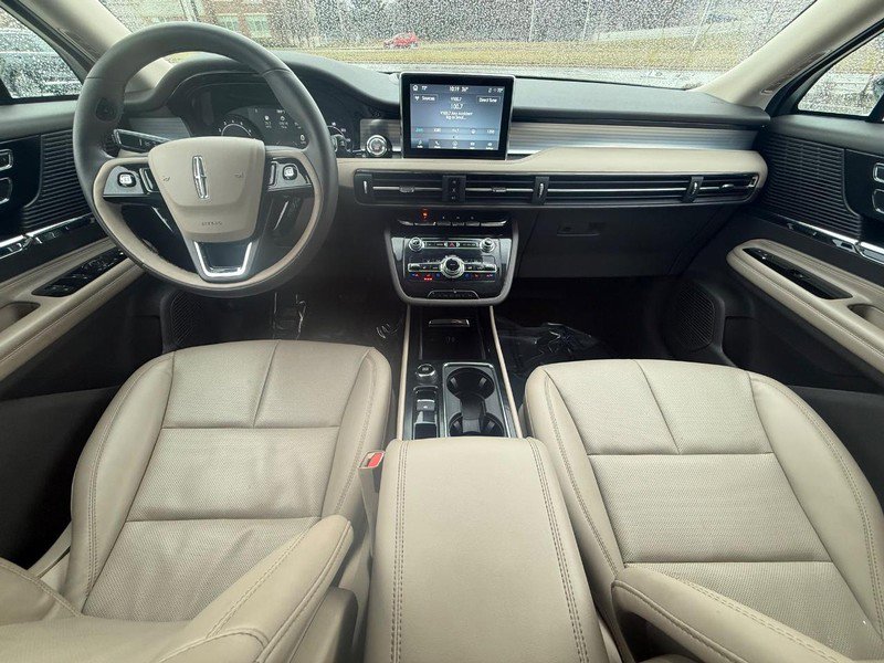 Certified 2022 Lincoln Corsair AWD w/ Equipment Group 101A image 9