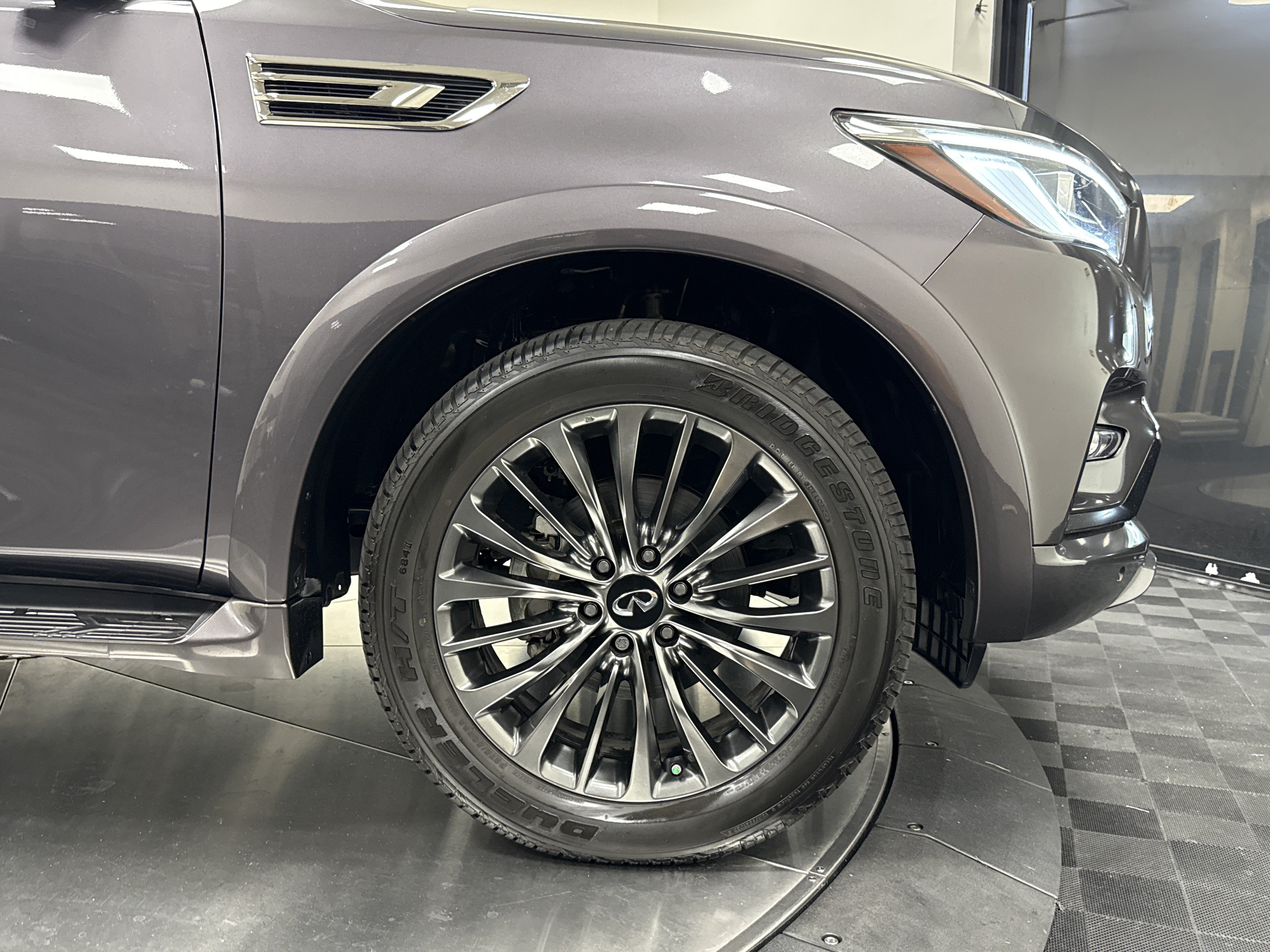 Certified 2024 INFINITI QX80 Sensory AWD/4WD image 8