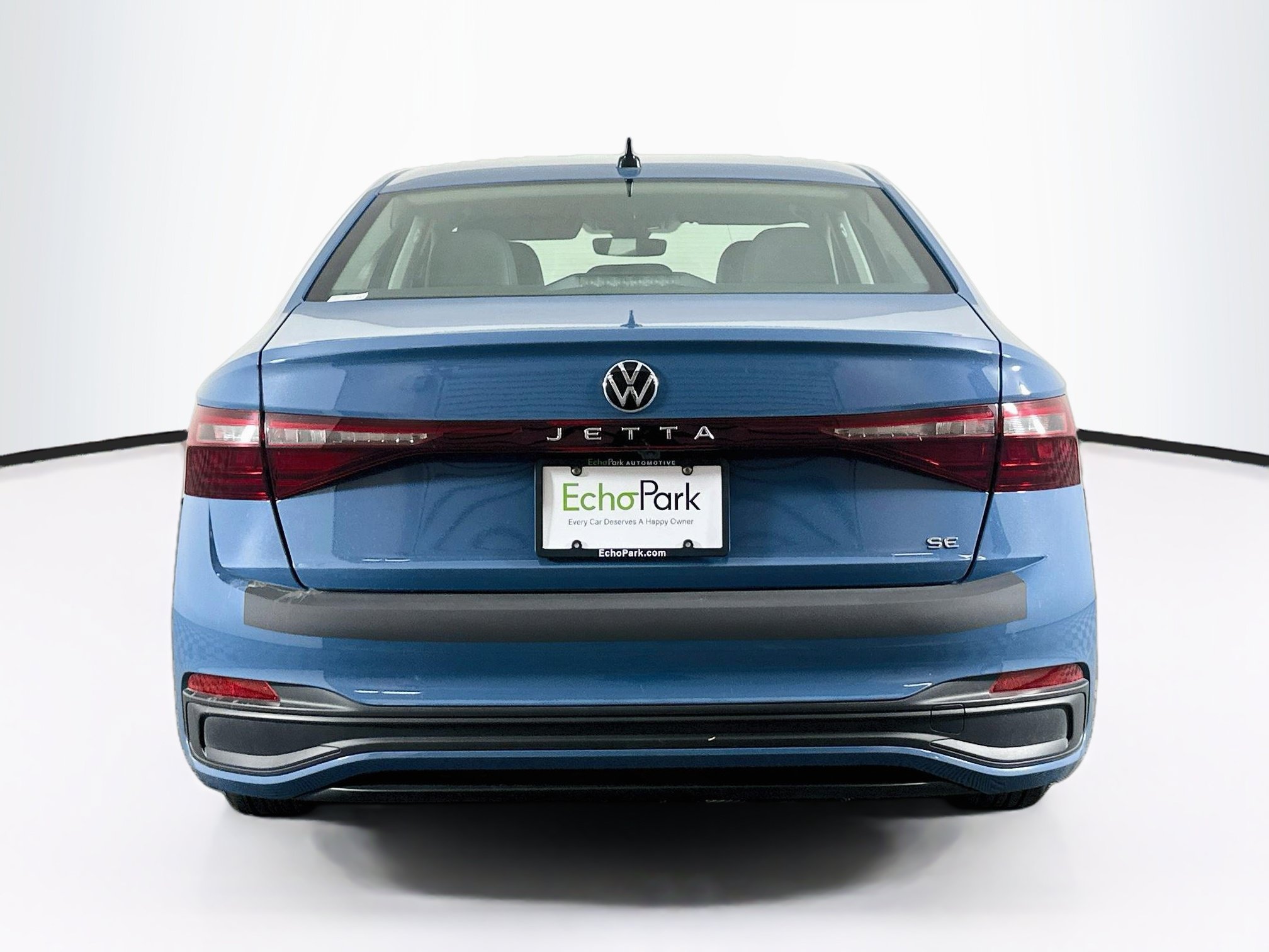 Used 2025 Volkswagen Jetta SE FWD image 7