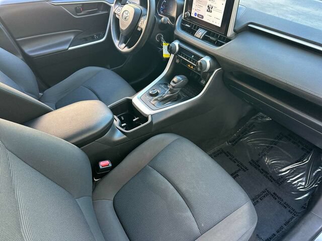 Used 2023 Toyota RAV4 LE AWD/4WD image 19