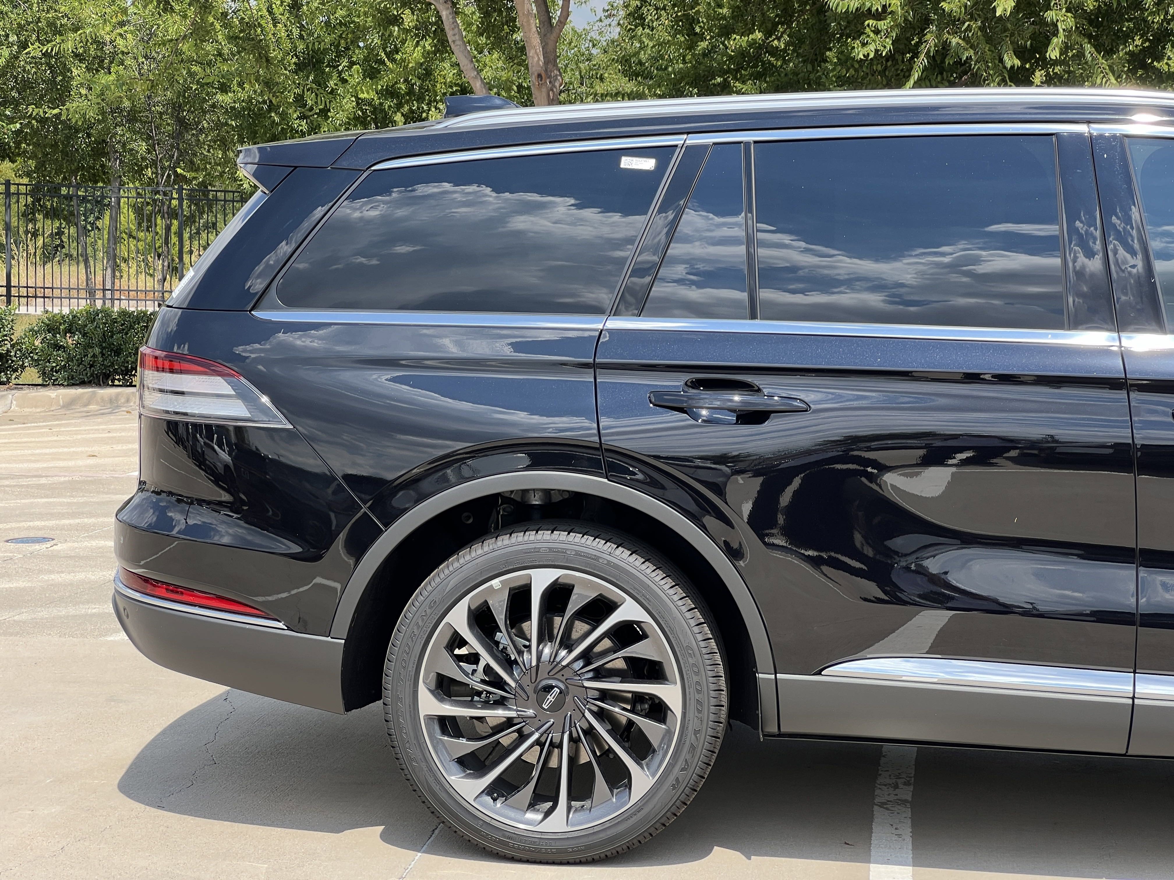 New 2025 Lincoln Aviator Reserve w/ Equipment Group 201A image 11