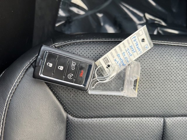 Used 2023 Jeep Grand Cherokee L Overland w/ Rear Seat Video Group I image 18