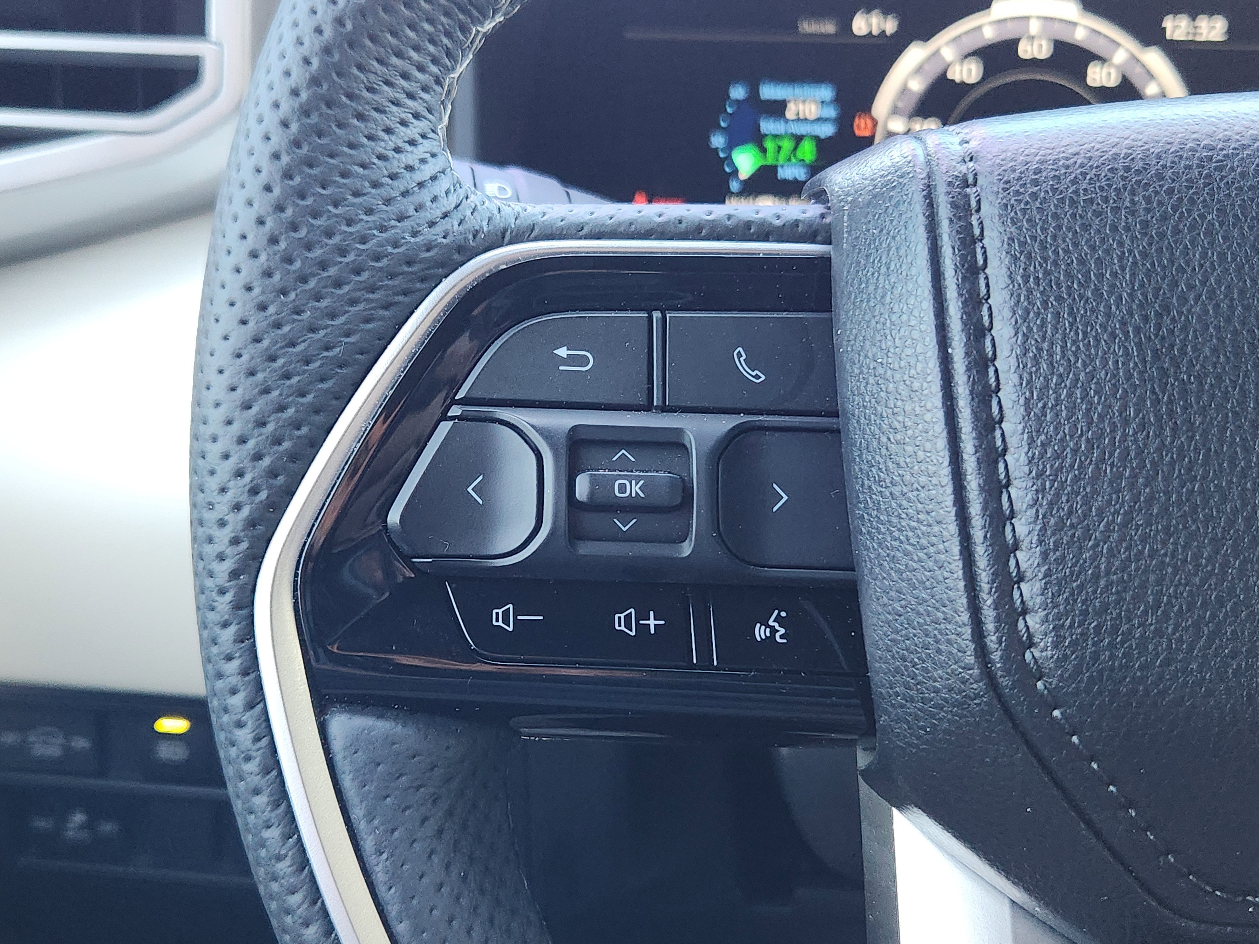Used 2025 Toyota Sequoia Capstone image 34