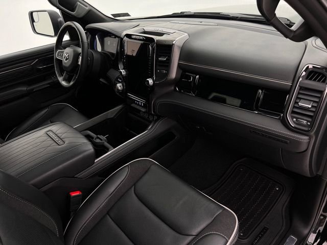 Used 2025 RAM 1500 Limited AWD/4WD image 16