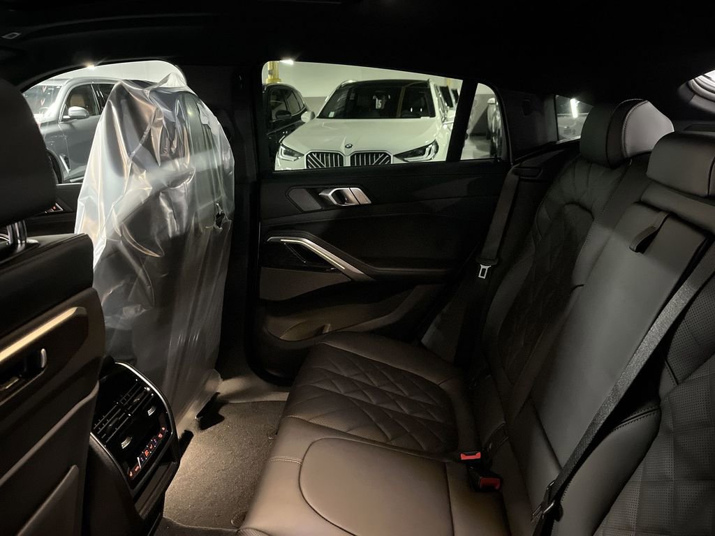 New 2026 BMW X6 xDrive40i w/ Climate Comfort Package image 23