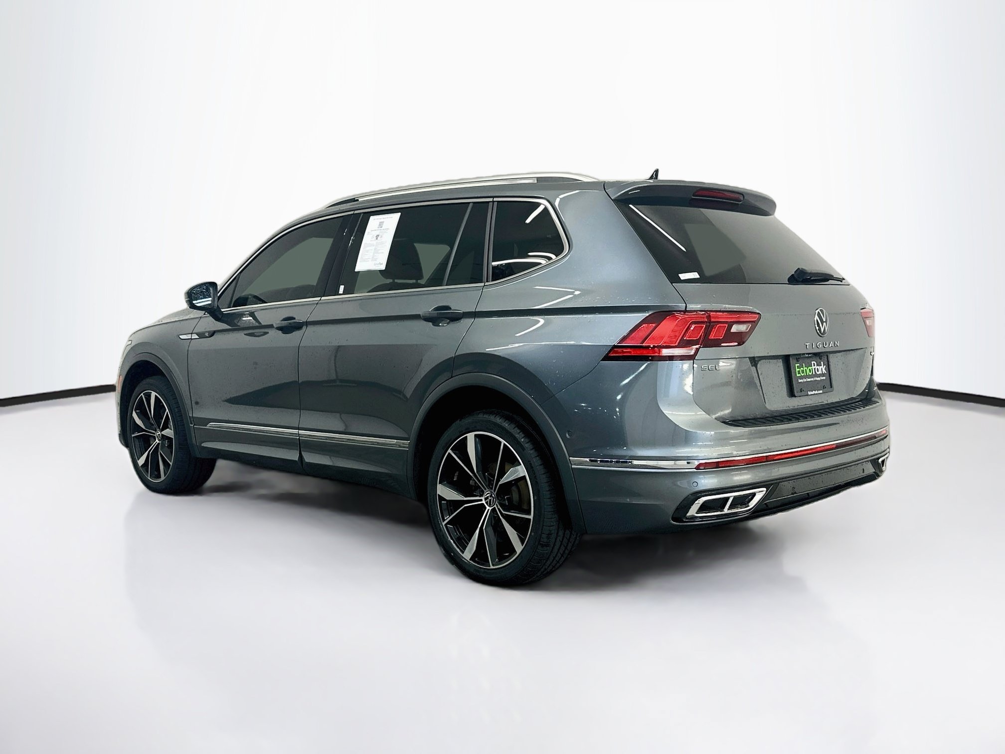 Used 2023 Volkswagen Tiguan SEL R-Line AWD/4WD image 5