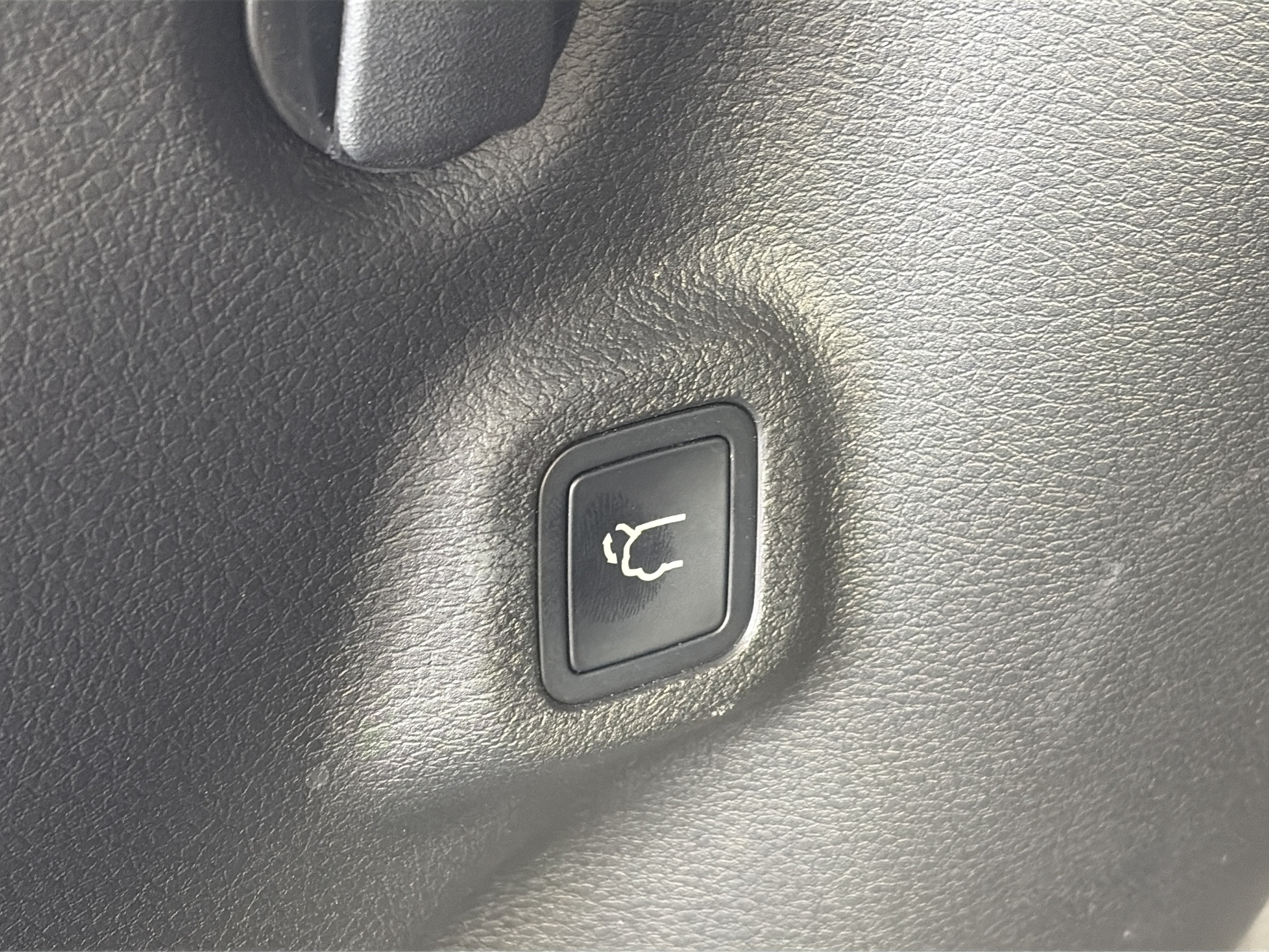 Used 2025 Jeep Compass Limited w/ Elite Group AWD/4WD image 15