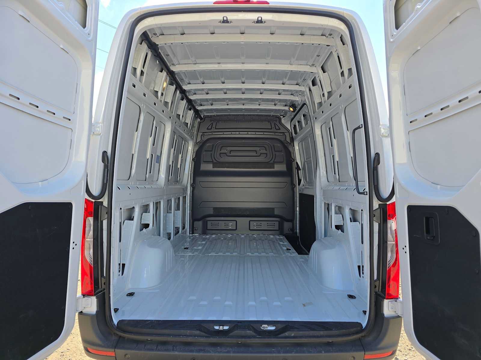 Used 2026 Mercedes-Benz Sprinter 2500 image 17