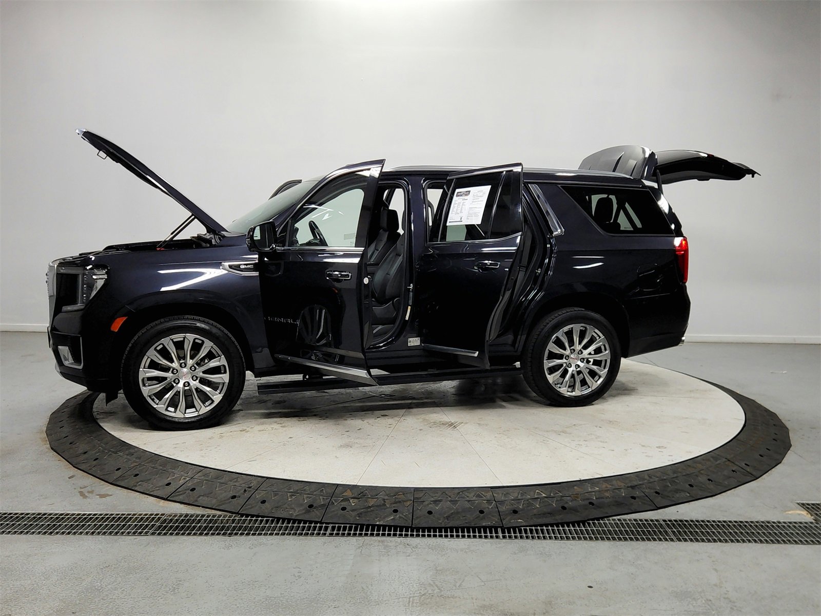 Used 2023 GMC Yukon Denali image 12