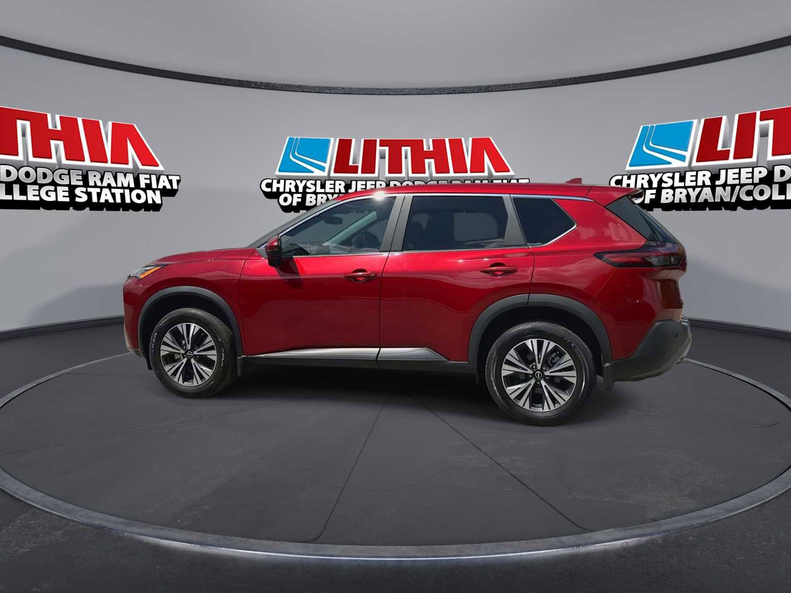 Used 2023 Nissan Rogue SV image 5