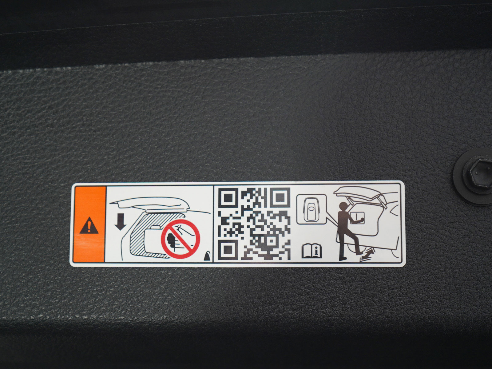 Used 2025 Toyota Sienna Limited image 12