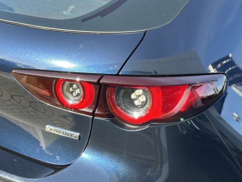 Used 2021 MAZDA MAZDA3 s image 8