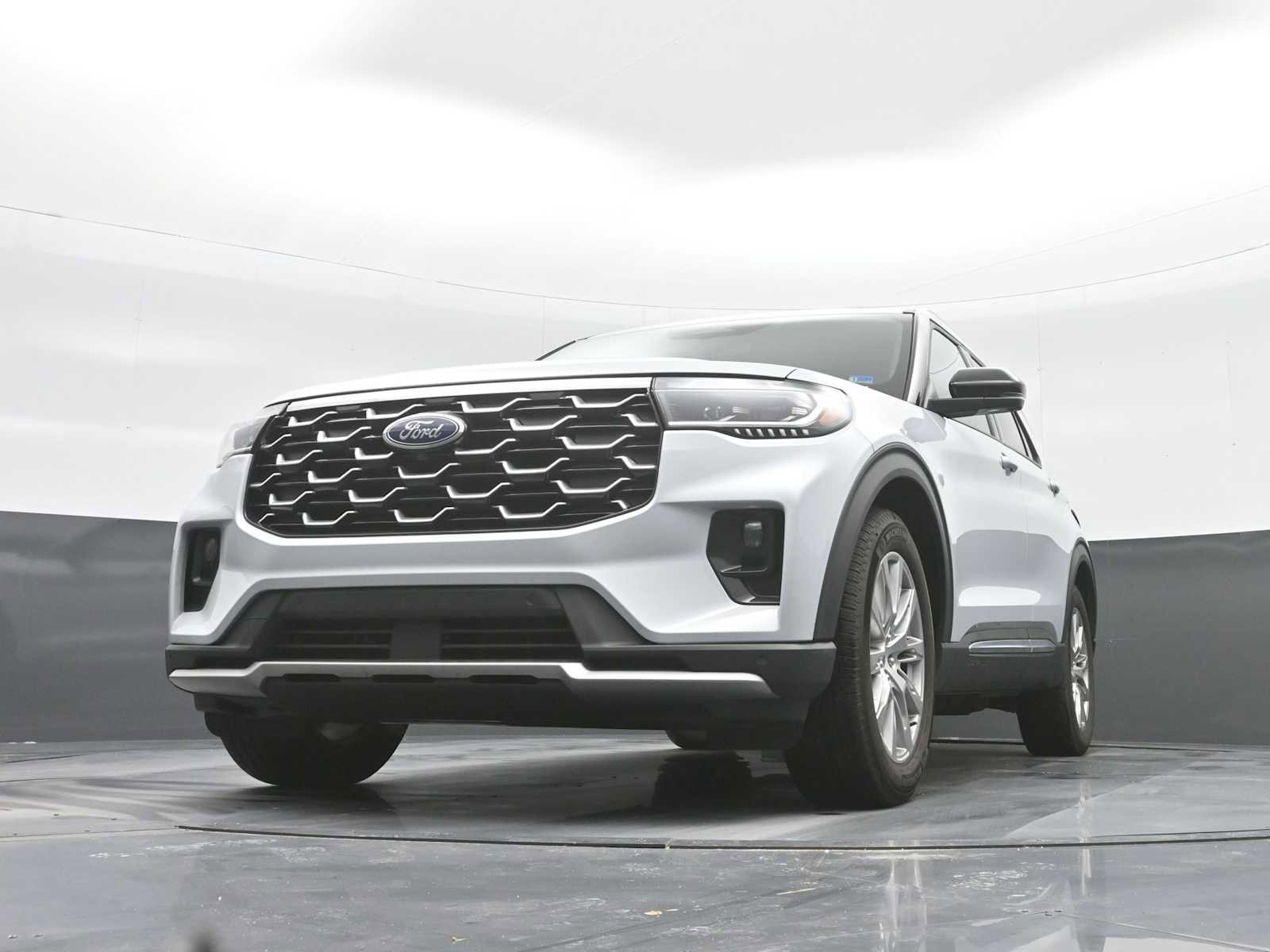 Used 2025 Ford Explorer Platinum image 31