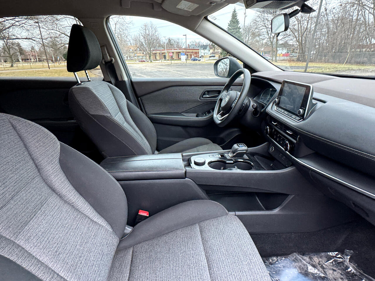 Used 2021 Nissan Rogue S image 28