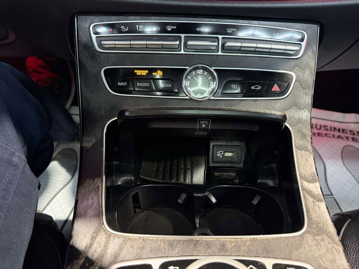 Used 2019 Mercedes-Benz E 300 4MATIC w/ Premium 1 Package image 36