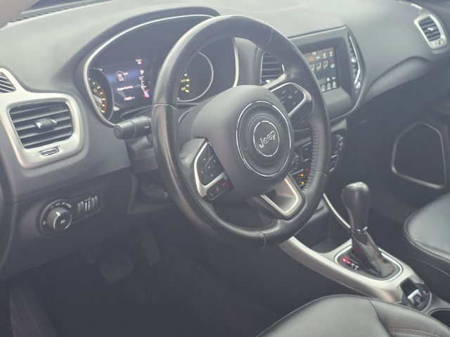 Used 2018 Jeep Compass Latitude w/ Popular Equipment Group FWD image 7