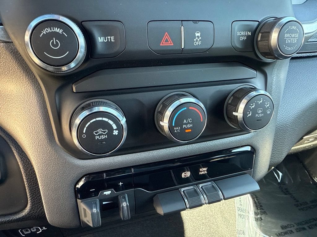 Used 2024 RAM 2500 Big Horn AWD/4WD image 96