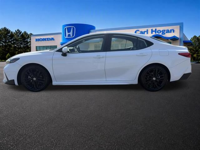 Used 2025 Toyota Camry SE FWD image 9