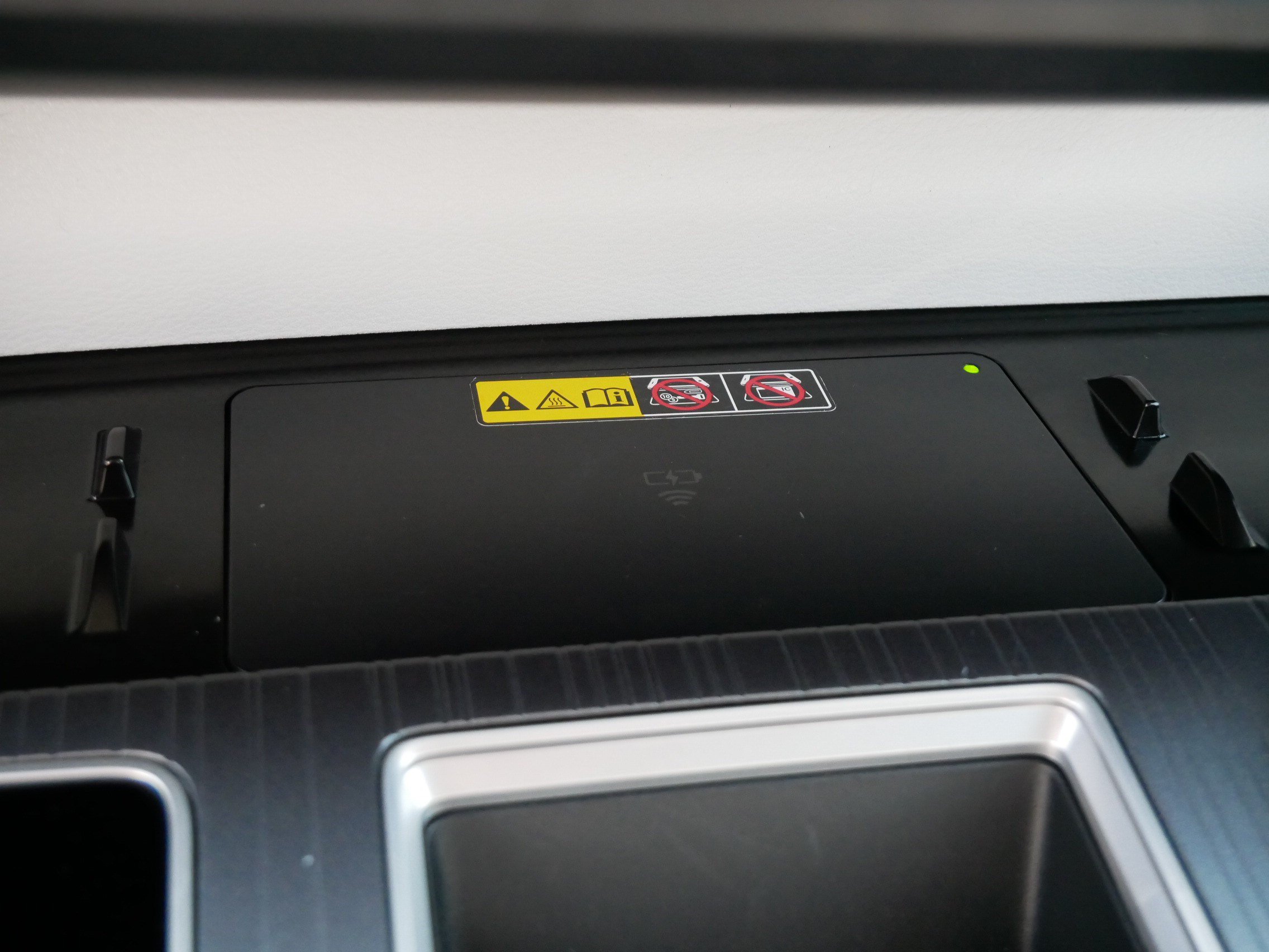 Certified 2025 Toyota Sienna LE FWD image 31