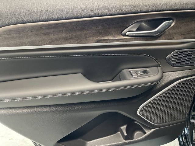 New 2026 Jeep Grand Cherokee L Limited image 25