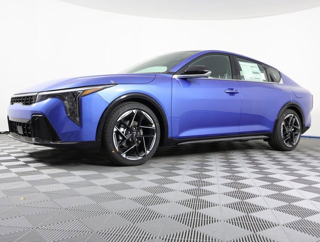 New 2025 Kia K4 GT-Line image 1