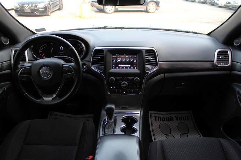 Used 2021 Jeep Grand Cherokee Laredo AWD/4WD image 13