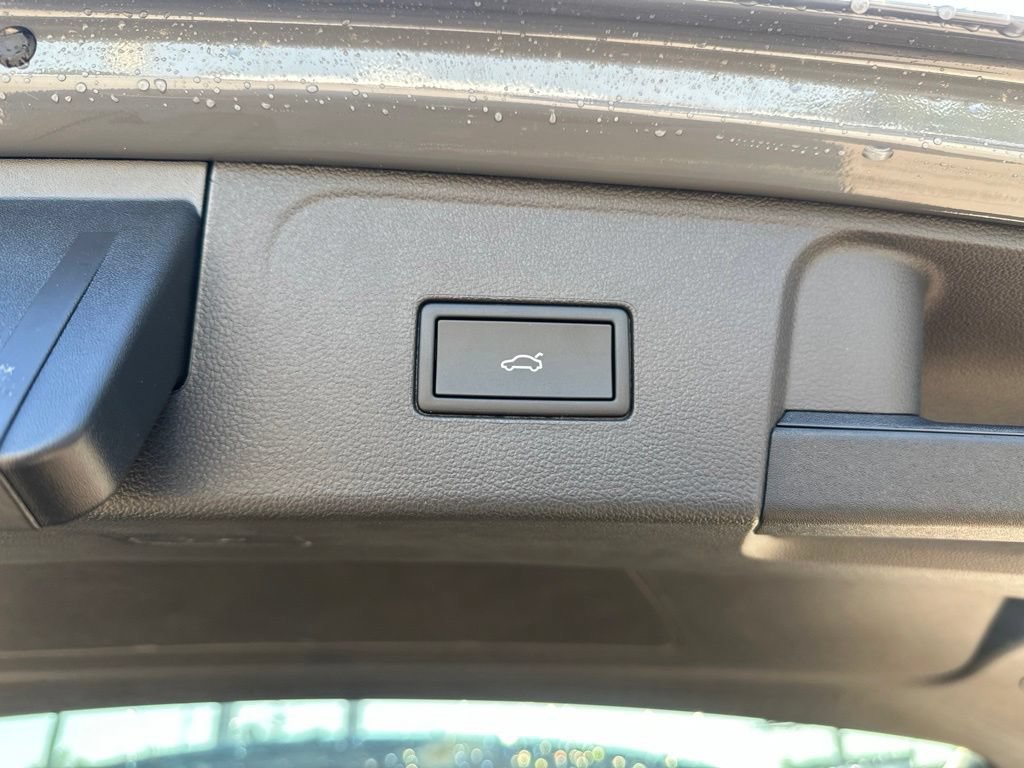 Used 2026 Volkswagen Atlas Peak Edition AWD/4WD image 14
