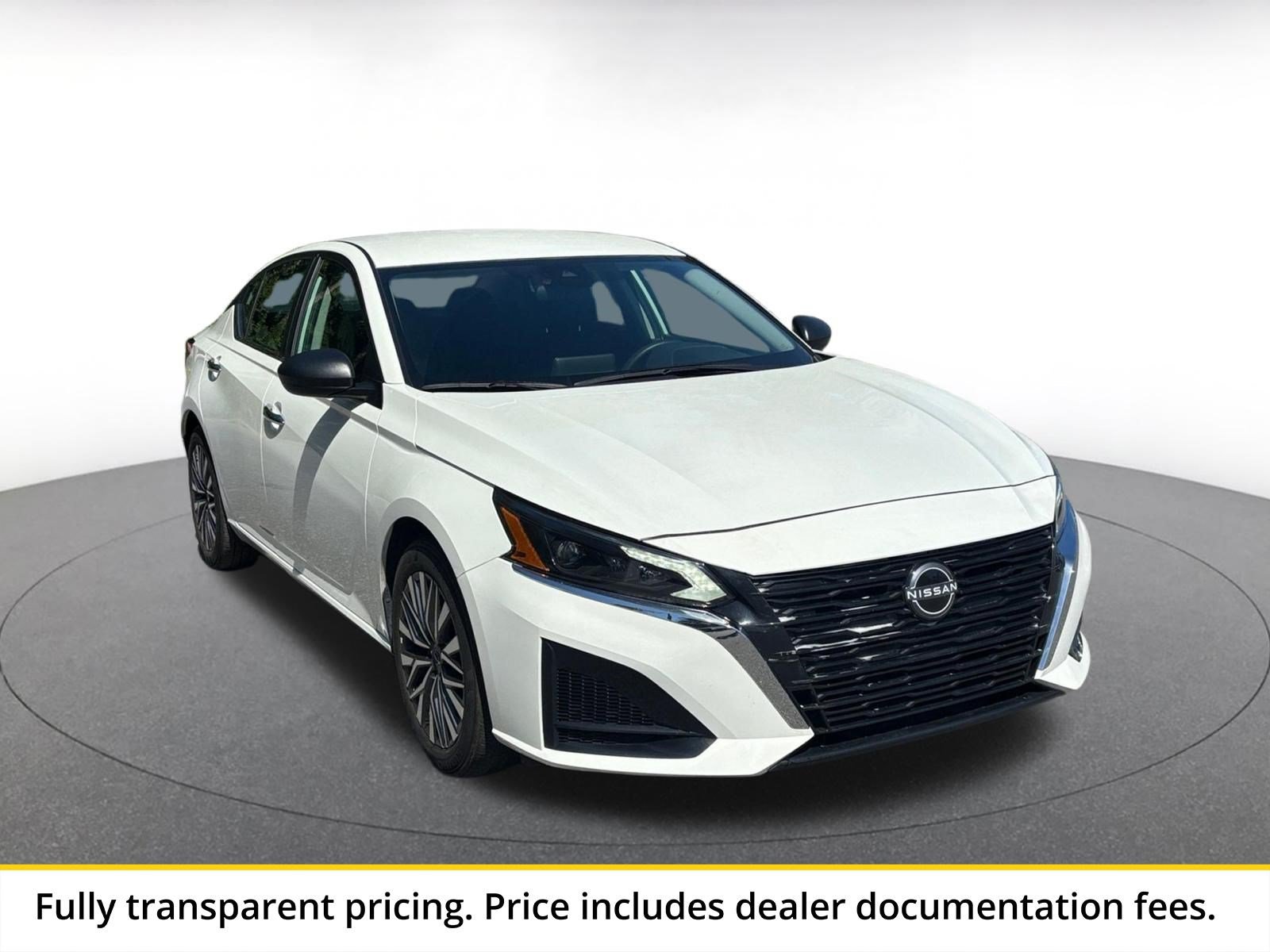Used 2025 Nissan Altima 2.5 SV FWD image 1
