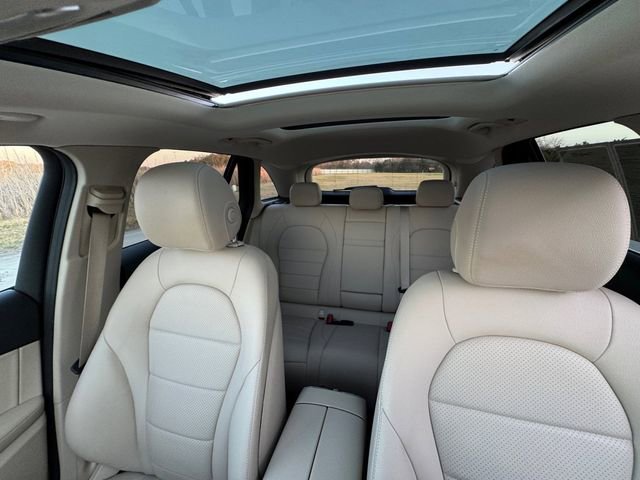 Used 2021 Mercedes-Benz GLC 300 image 32