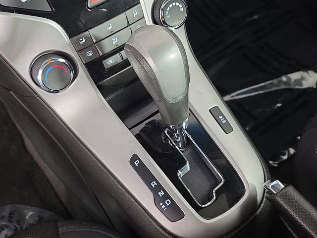 Used 2015 Chevrolet Cruze LT w/ Sun And Sound Package FWD image 31