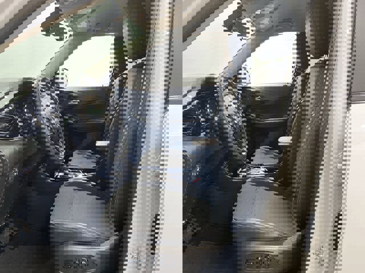 Used 2021 Buick Encore GX Preferred w/ Cold Weather Comfort Package image 13