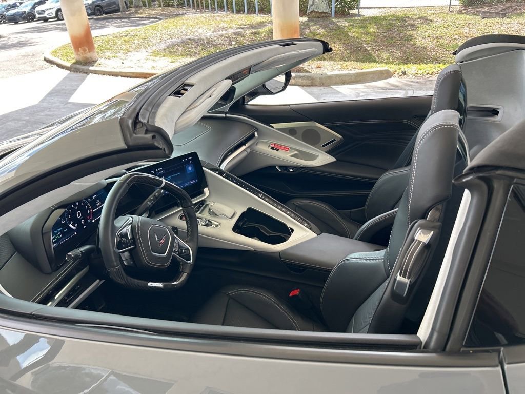 Used 2025 Chevrolet Corvette Z06 image 9