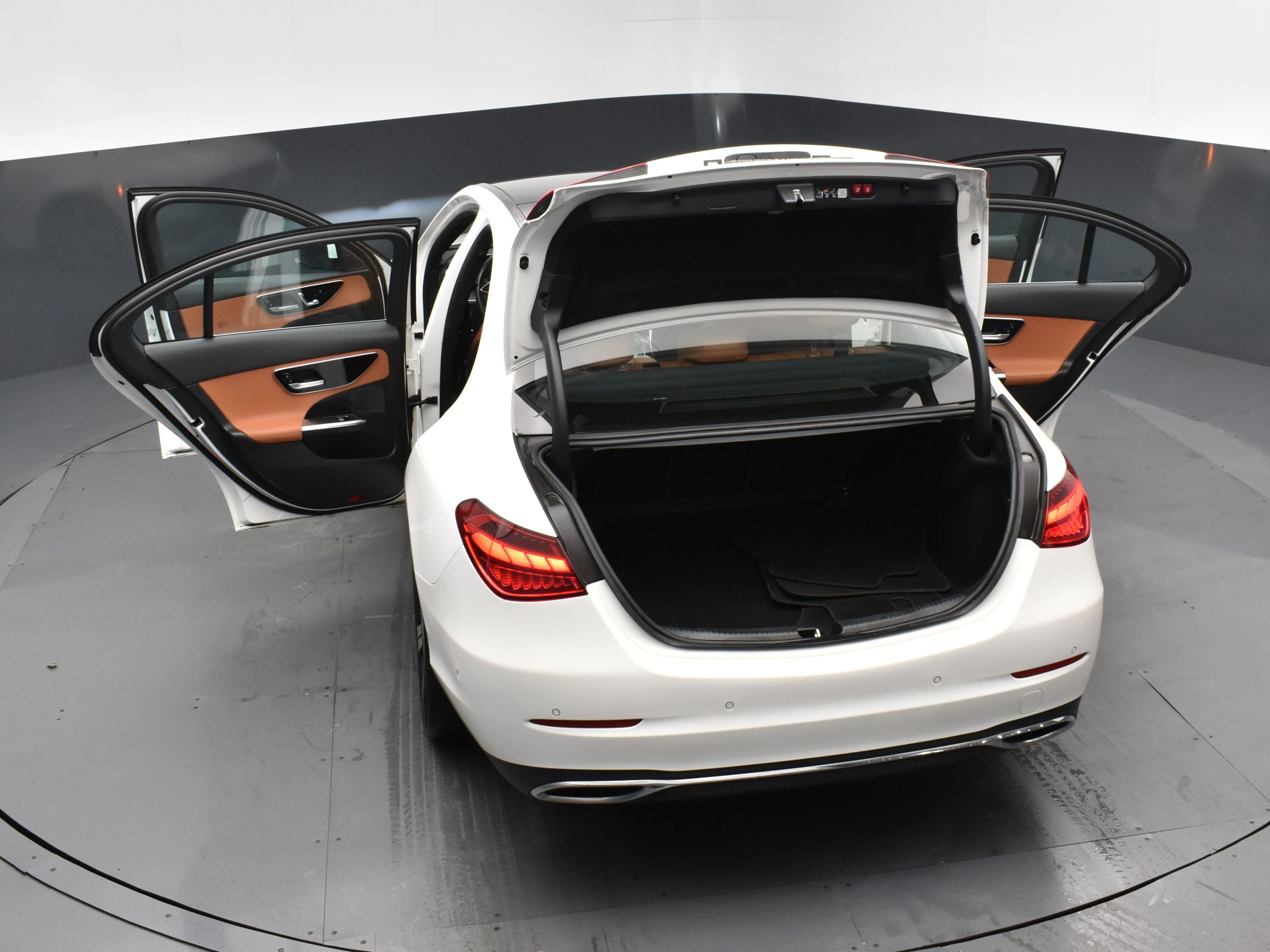 Used 2025 Mercedes-Benz C 300 4MATIC Sedan image 27