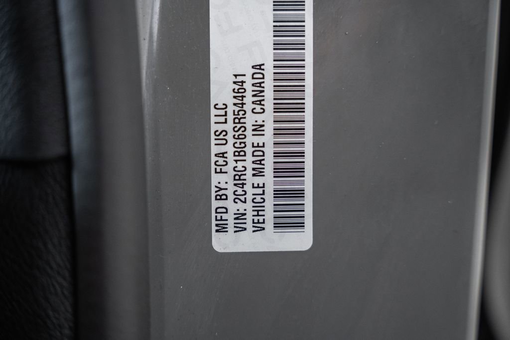 Used 2025 Chrysler Pacifica Select image 44