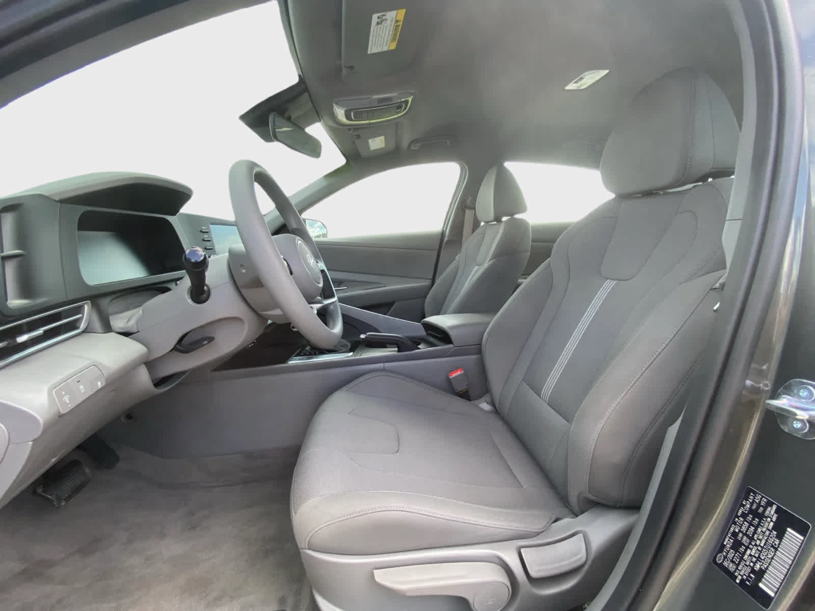 Used 2026 Hyundai Elantra SE FWD image 12