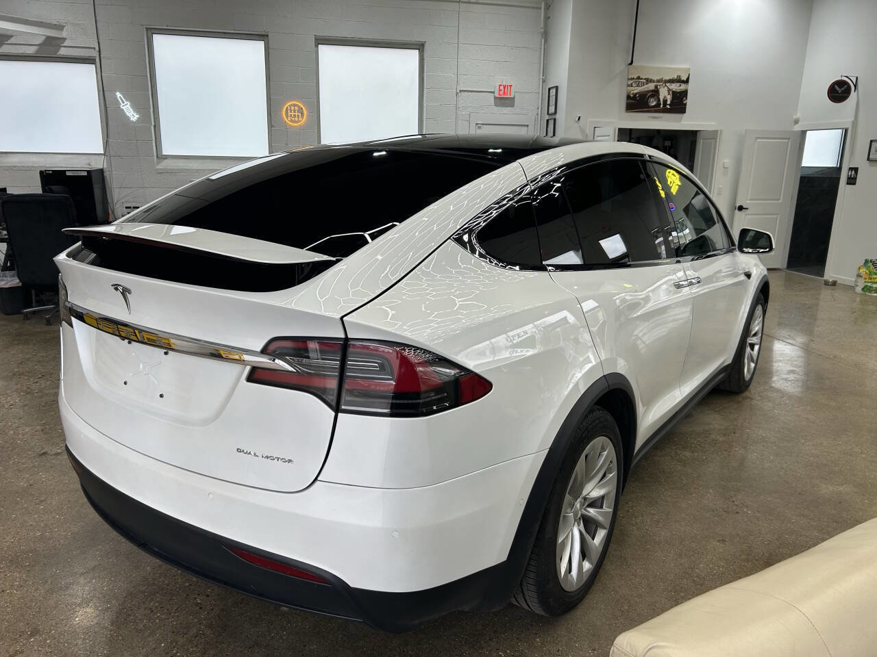 Used 2020 Tesla Model X Long Range image 9