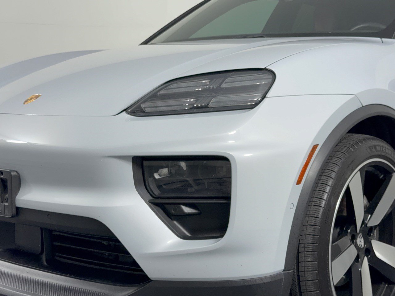 Certified 2024 Porsche Macan 4 Electric AWD/4WD image 12