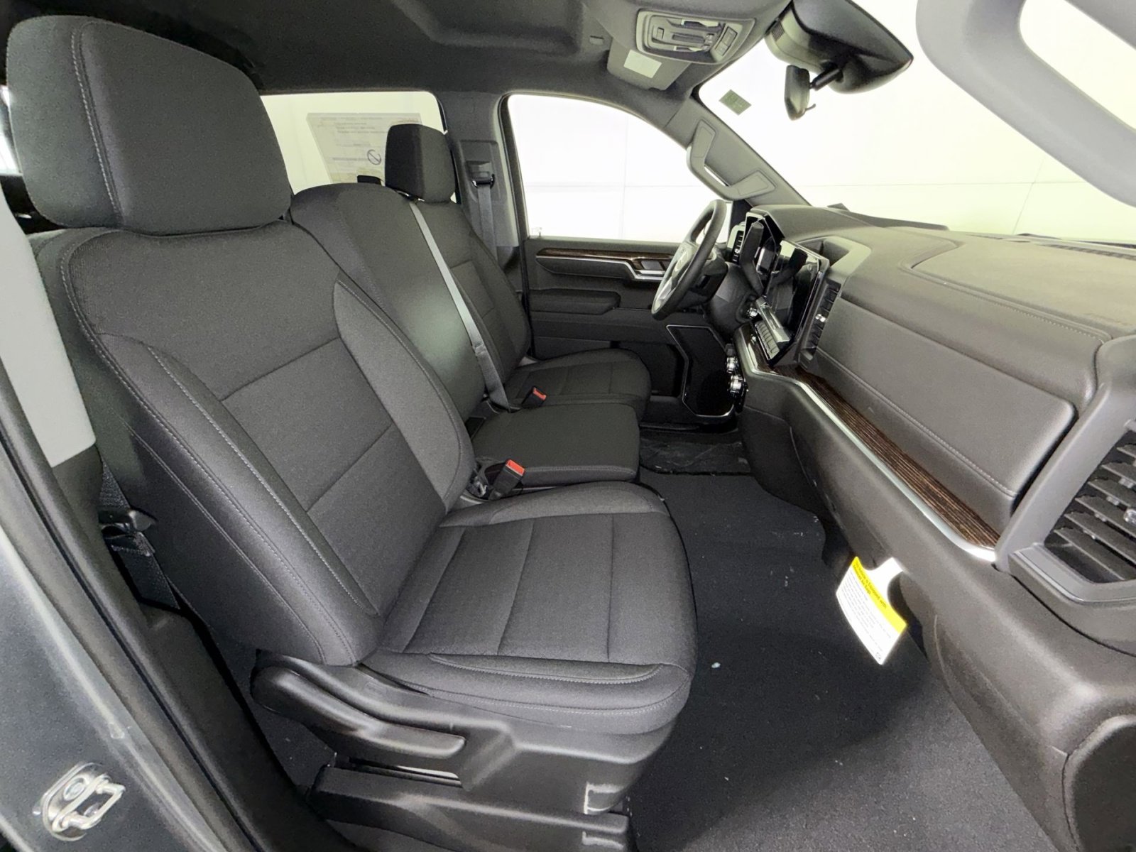 New 2026 GMC Sierra 1500 SLE w/ Preferred Package image 27