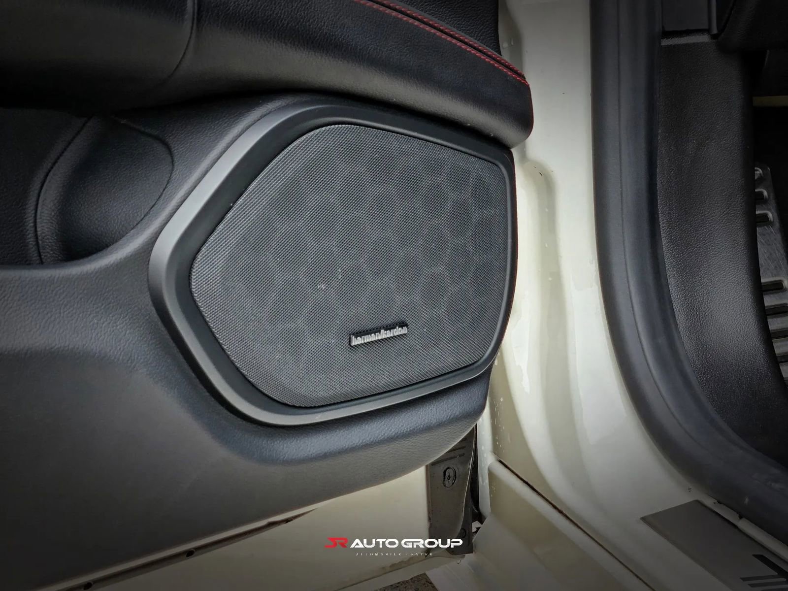 Used 2018 Maserati Ghibli S GranSport RWD image 11