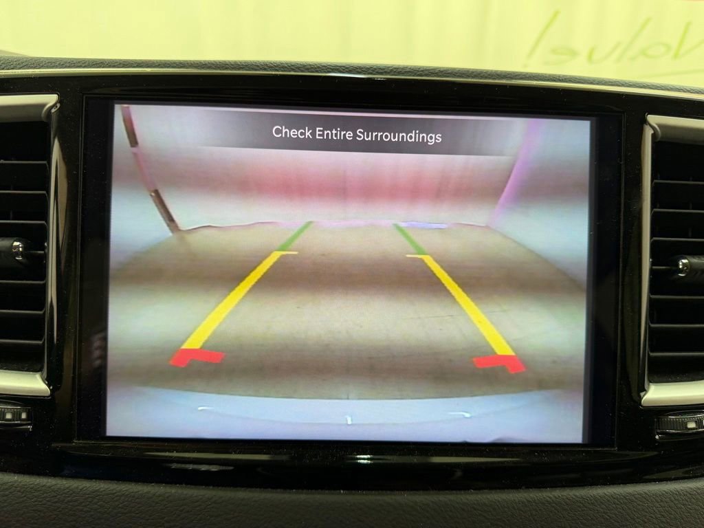 Used 2022 Chrysler Pacifica Touring-L FWD image 27