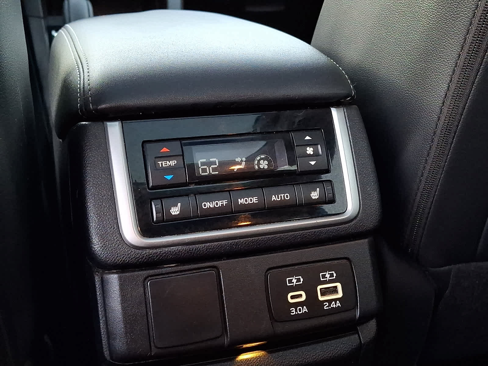 Used 2023 Subaru Ascent Limited w/ Technology Package AWD/4WD image 13