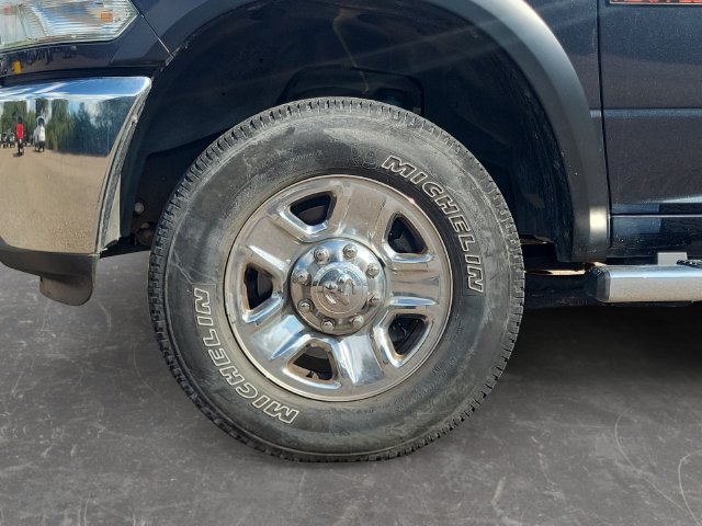 Used 2017 RAM 2500 Tradesman w/ Chrome Appearance Group AWD/4WD image 9