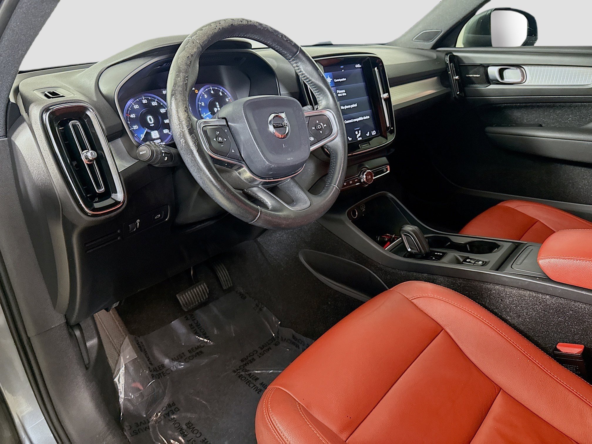 Used 2019 Volvo XC40 T4 Momentum FWD image 23