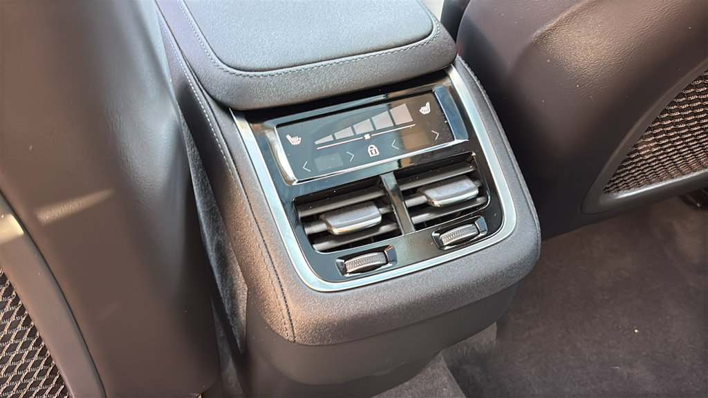 Certified 2026 Volvo XC90 B6 Plus AWD/4WD image 9