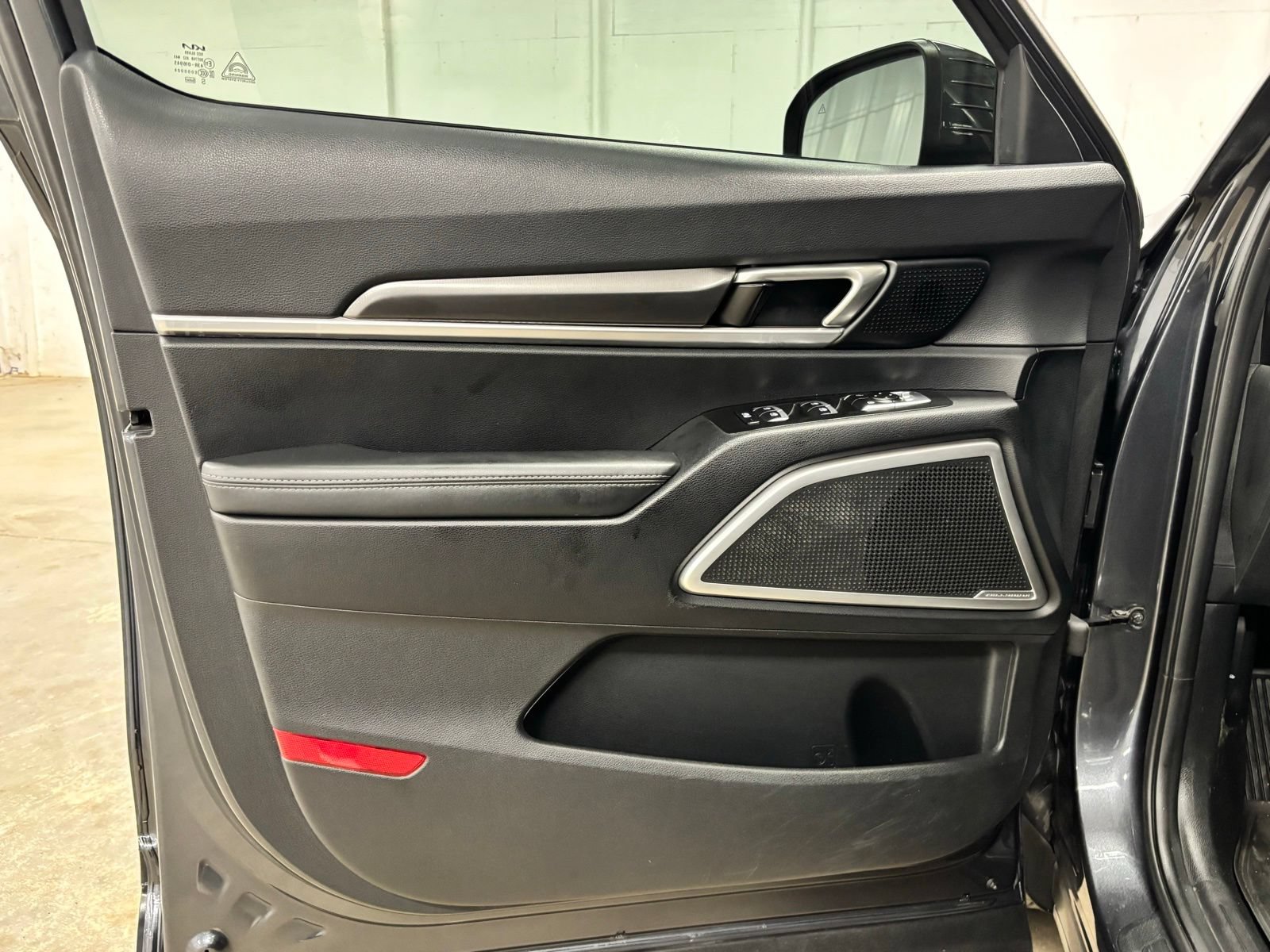 Used 2024 Kia Telluride S w/ S Sunroof Package FWD image 17