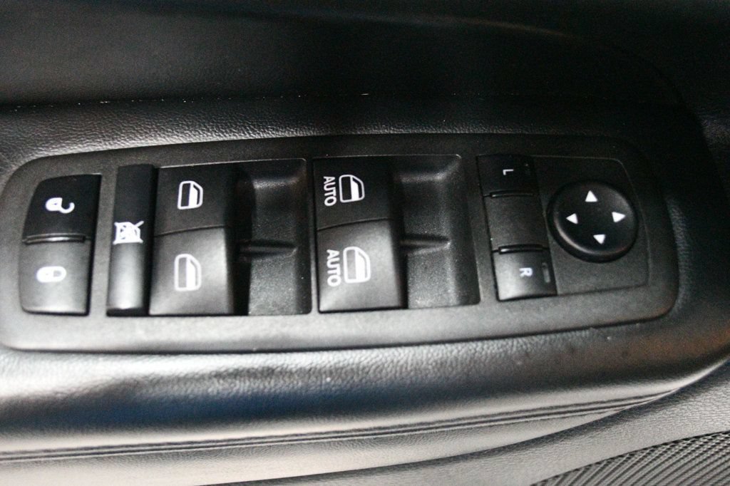 Used 2022 Jeep Grand Cherokee Limited AWD/4WD image 69