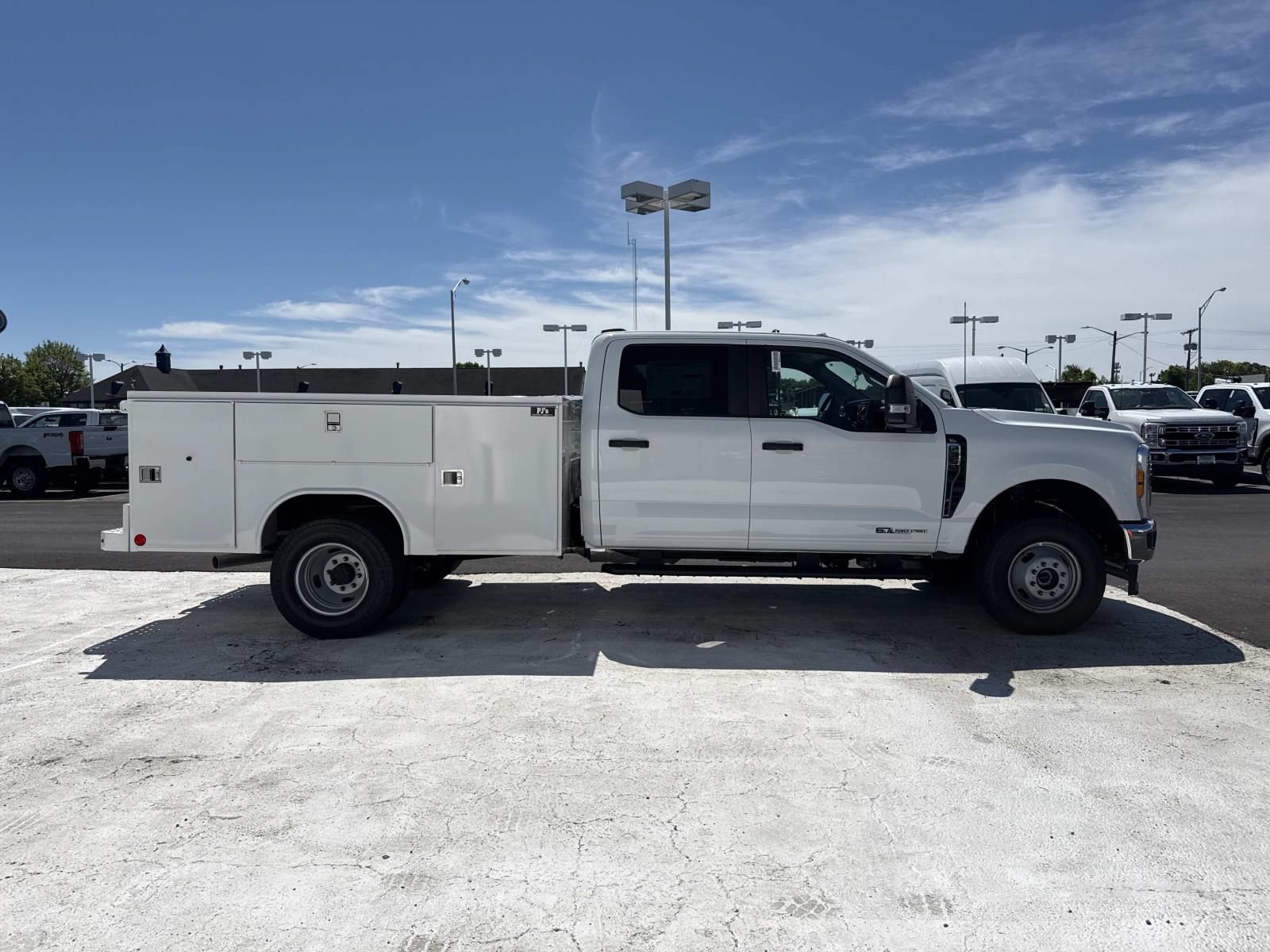 New 2026 Ford F350 XL w/ XL Chrome Package AWD/4WD image 2