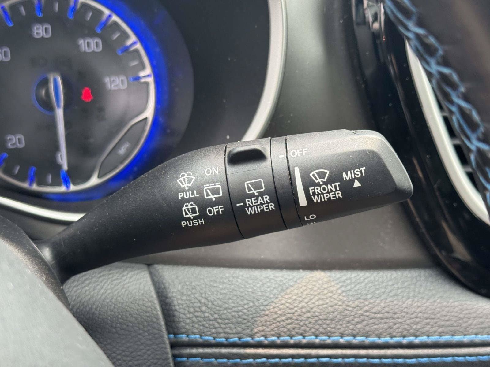 Used 2021 Chrysler Pacifica Touring-L FWD image 25